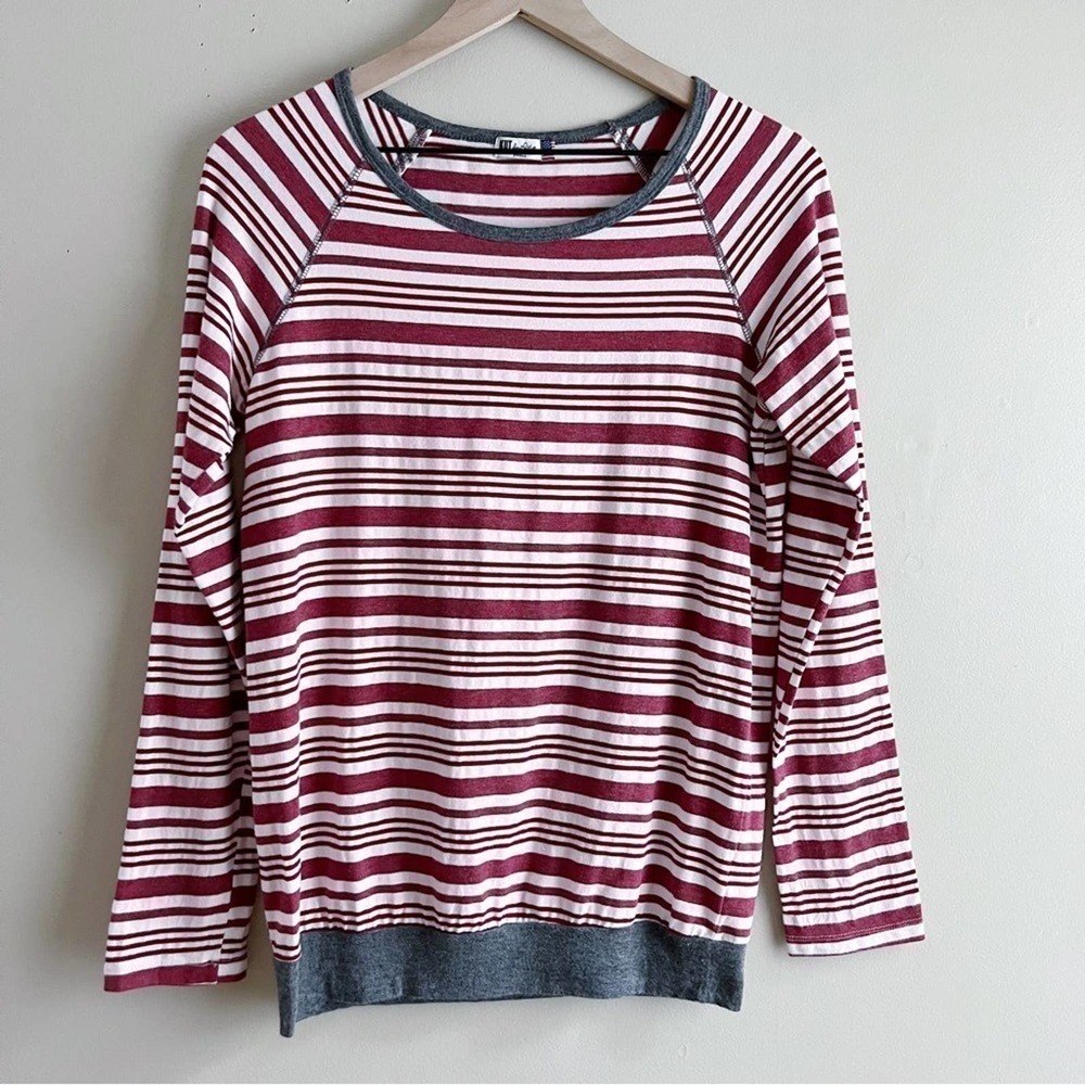 Kut from the Kloth Cotton Crewneck Long Sleeve Top in Maroon Striped, Size Small